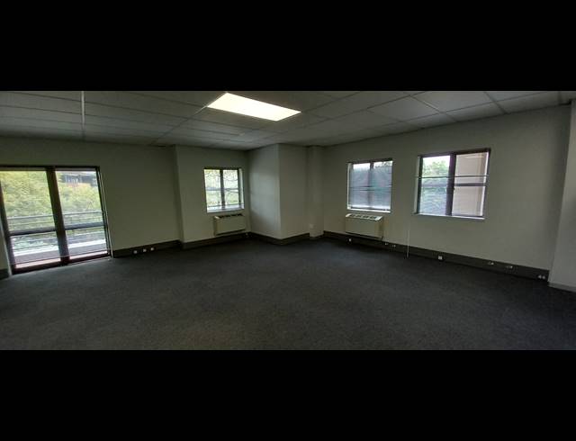 843M² OFFICE TO LET IN WOODMEAD